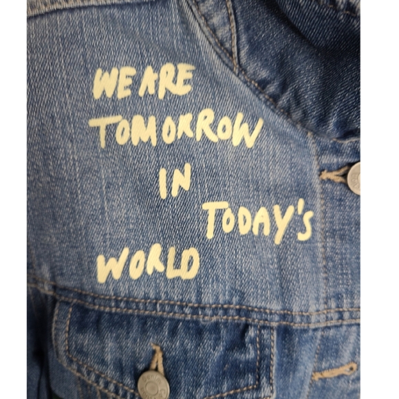 CI SONO DISTRESSED PAINTED/APPLIQUE JEAN JACKET - Picture 4 of 6